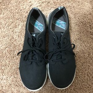 Teva Men’s Low Top Black Sneakers size 13 like new